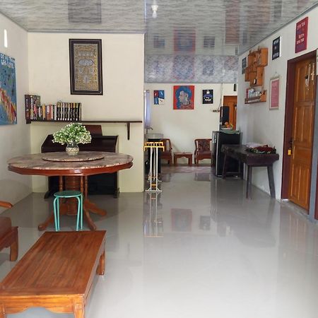 Air Manis Secret Surfcamp Apartamento Taluk Batung Exterior foto