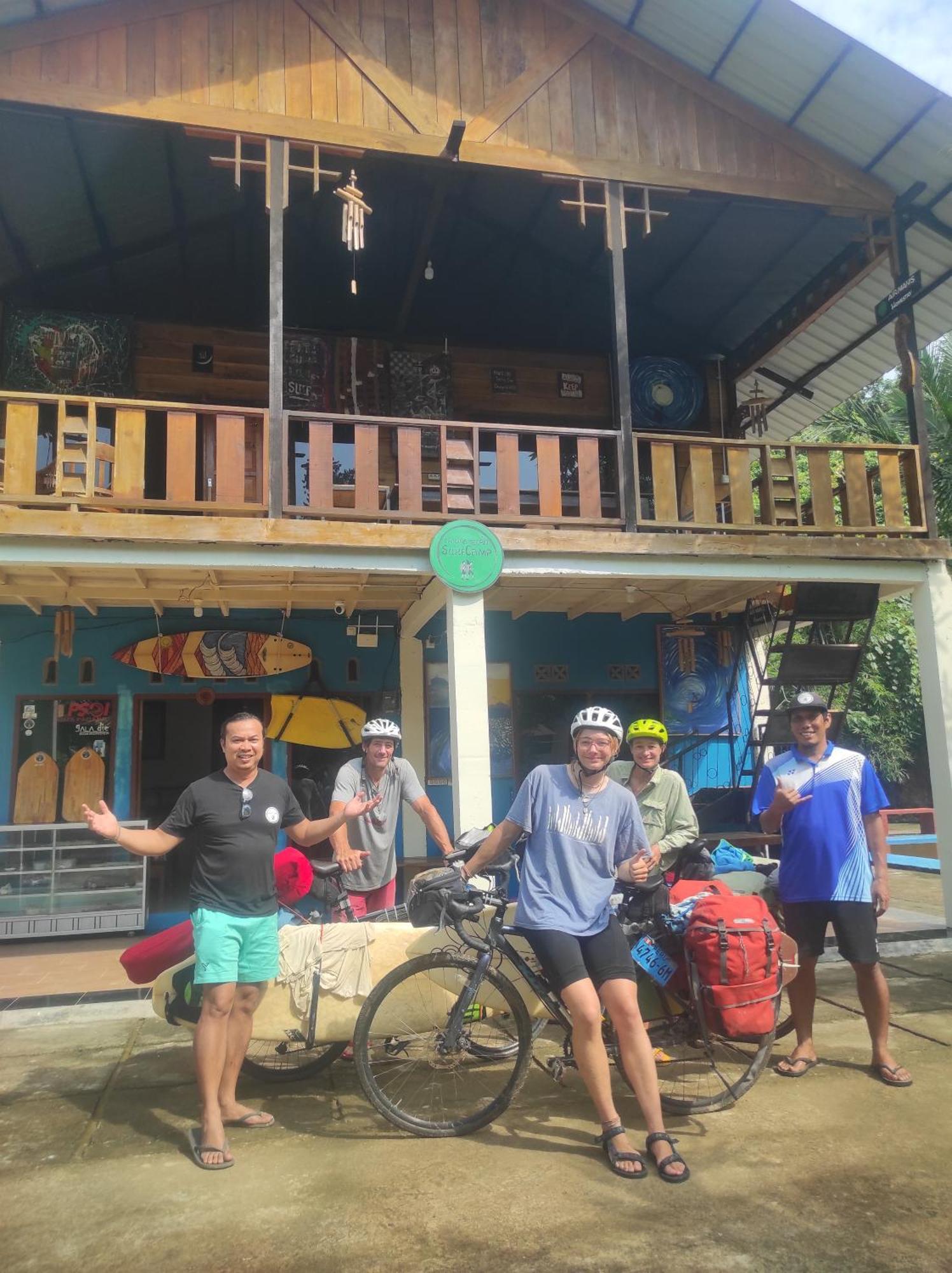 Air Manis Secret Surfcamp Apartamento Taluk Batung Exterior foto
