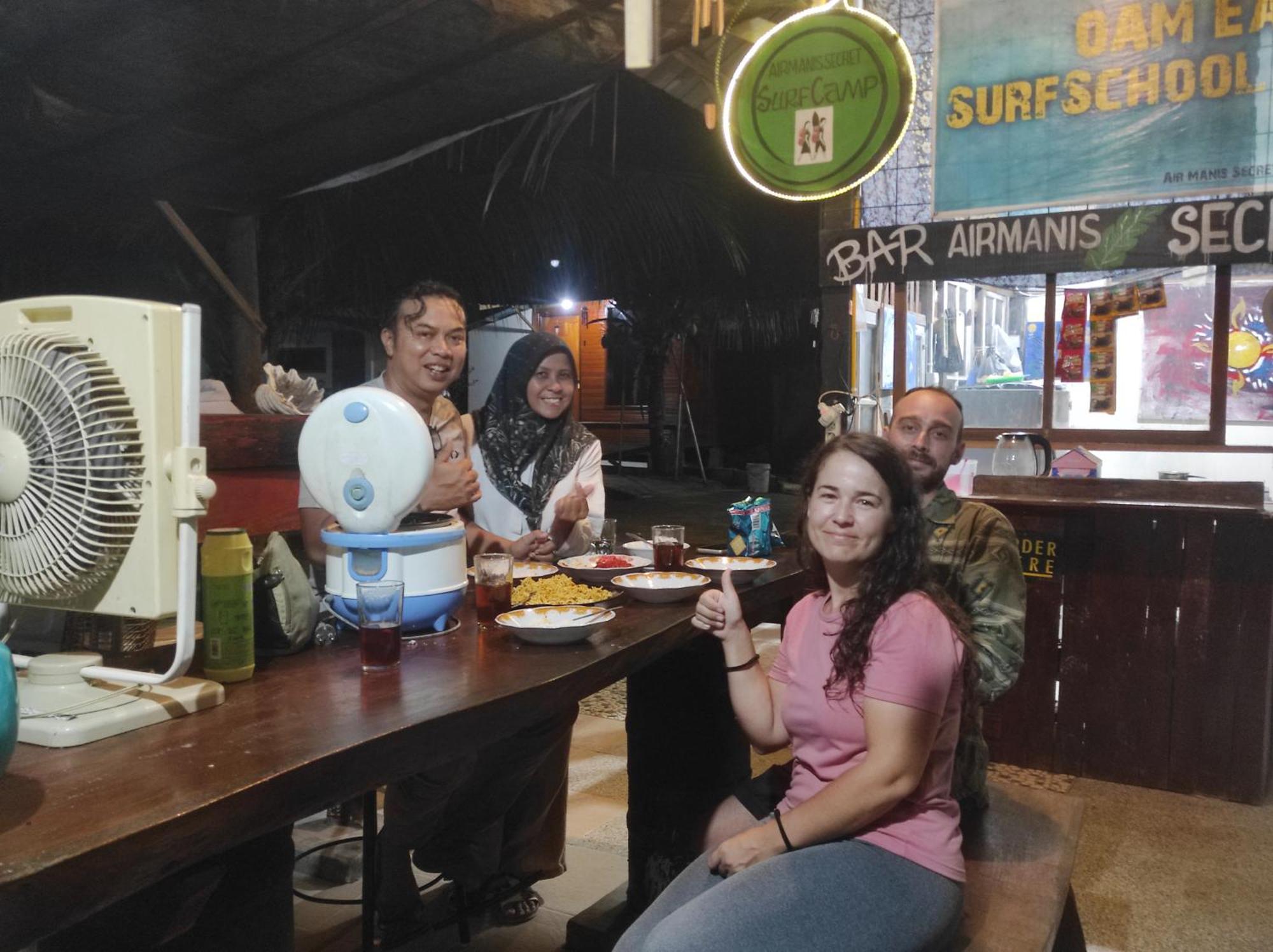 Air Manis Secret Surfcamp Apartamento Taluk Batung Exterior foto