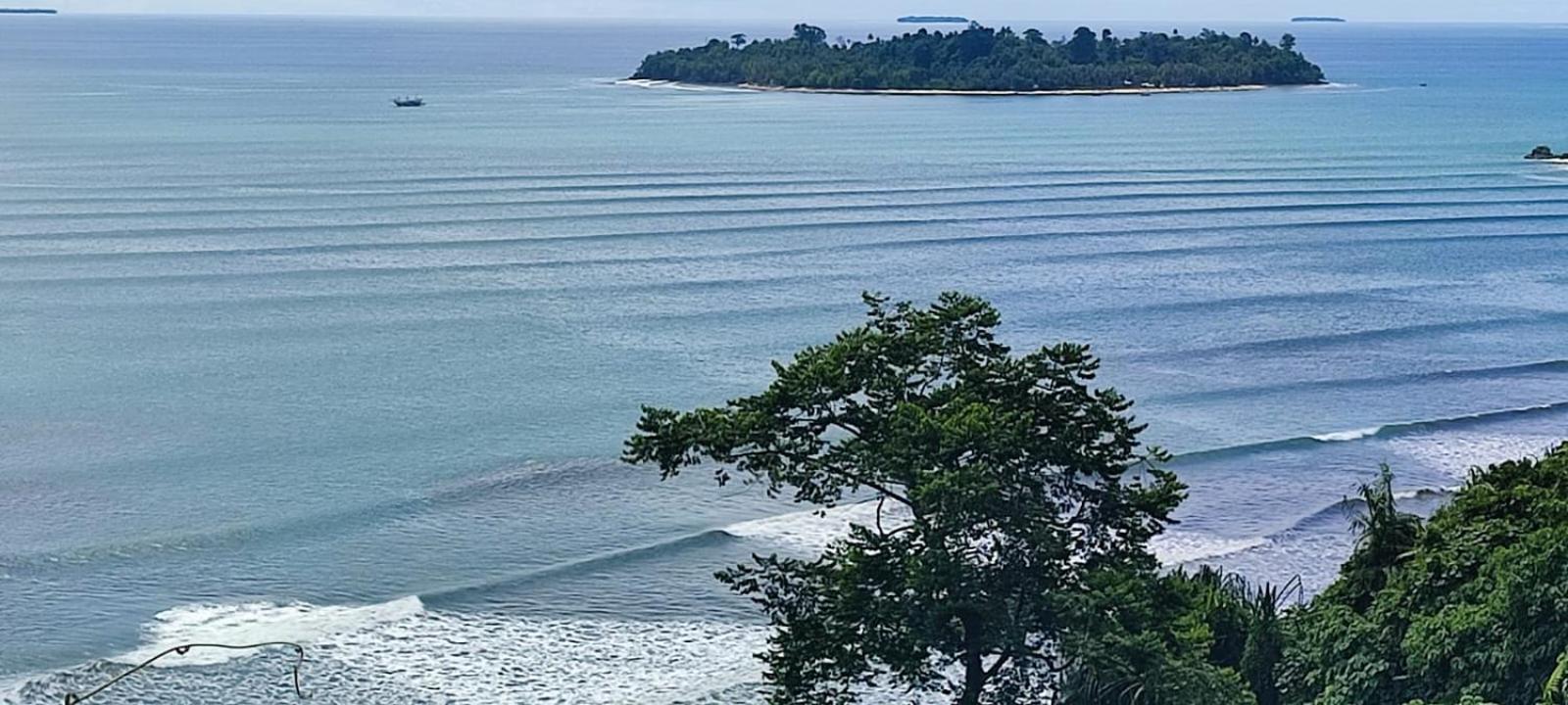 Air Manis Secret Surfcamp Apartamento Taluk Batung Exterior foto