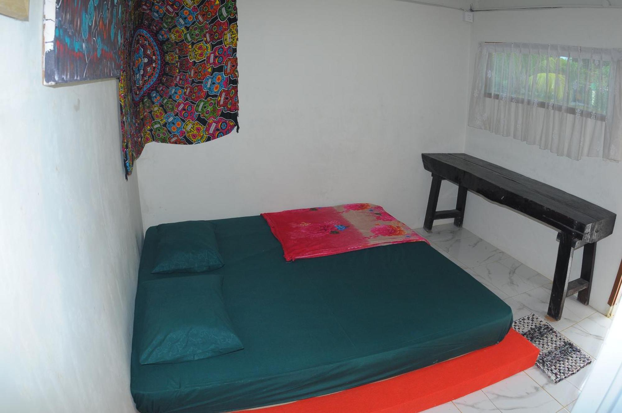 Air Manis Secret Surfcamp Apartamento Taluk Batung Exterior foto