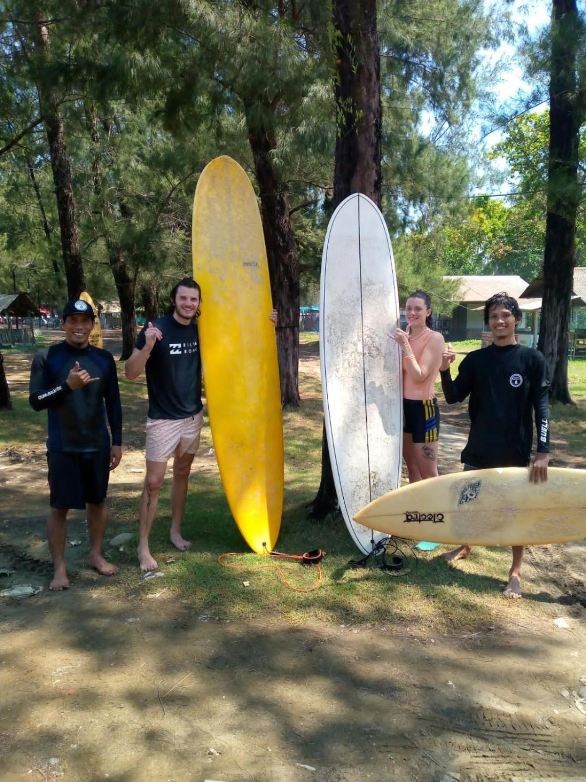 Air Manis Secret Surfcamp Apartamento Taluk Batung Exterior foto