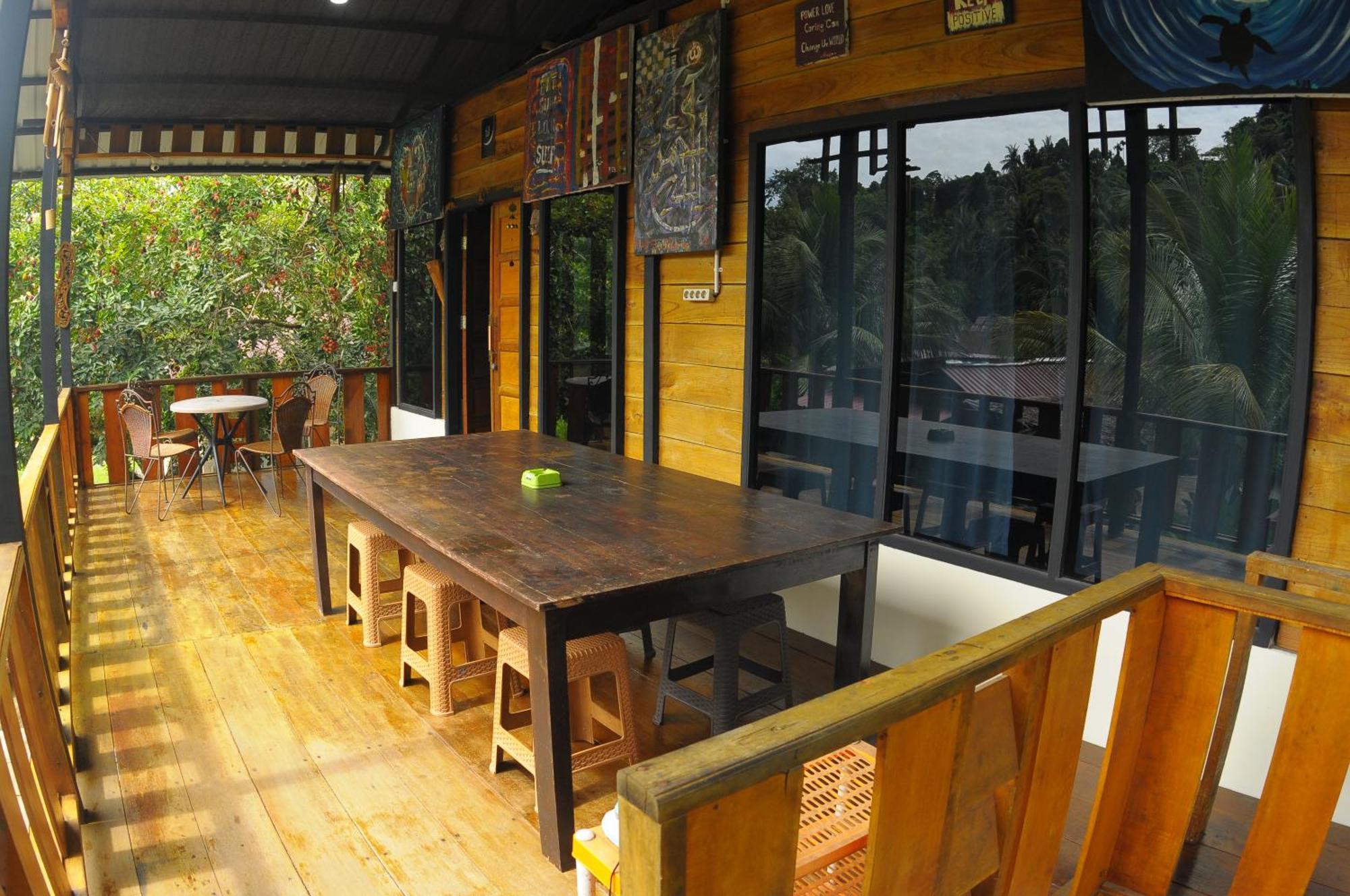 Air Manis Secret Surfcamp Apartamento Taluk Batung Exterior foto