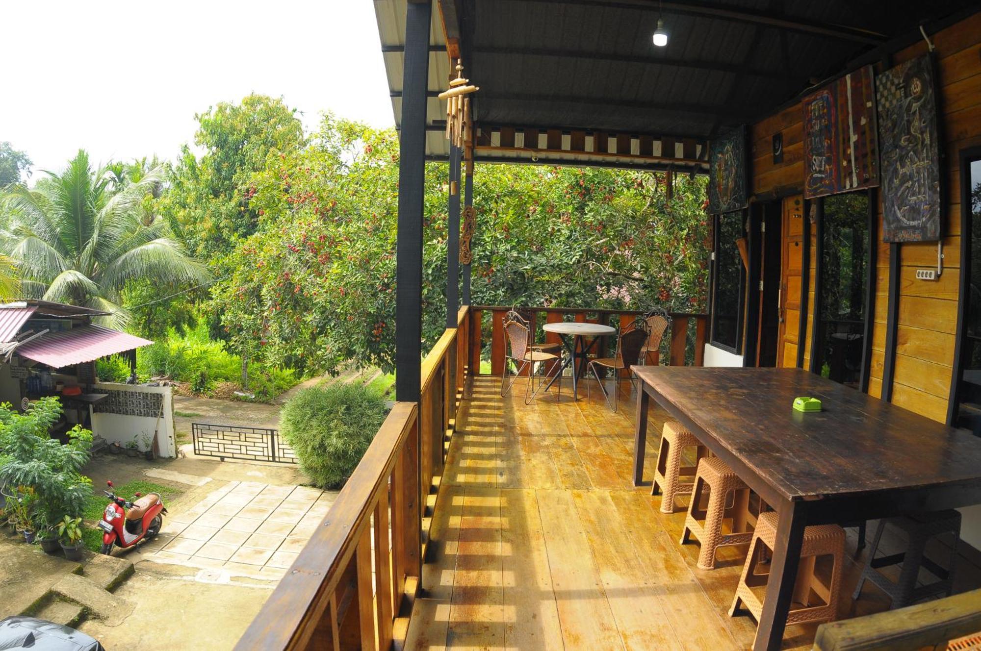 Air Manis Secret Surfcamp Apartamento Taluk Batung Exterior foto