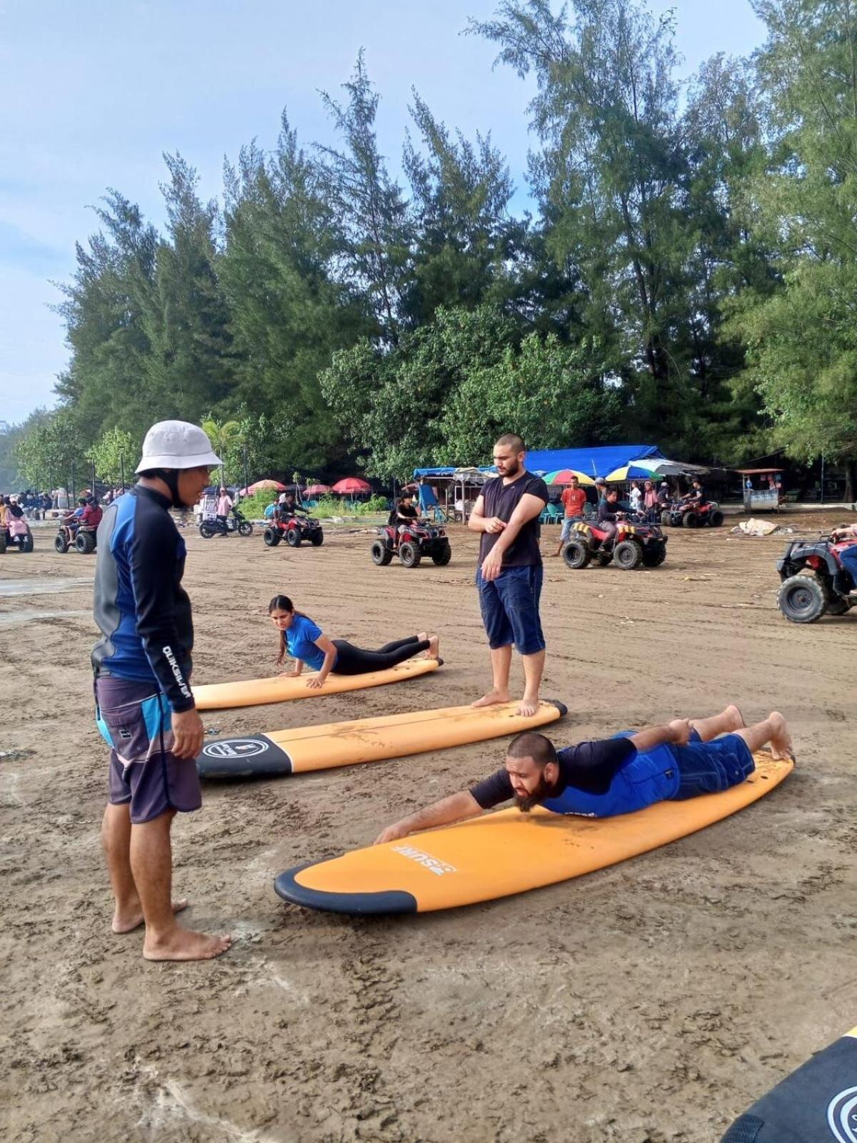 Air Manis Secret Surfcamp Apartamento Taluk Batung Exterior foto